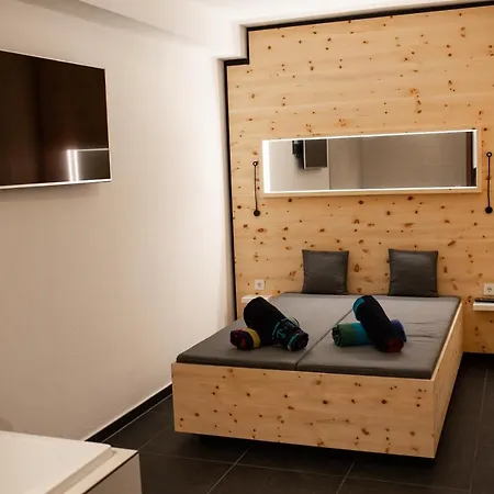 Arlberg Mountain Apartmán *