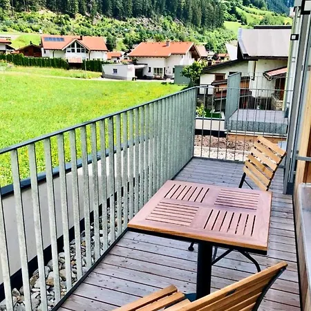 Arlberg Mountain Apartmán *