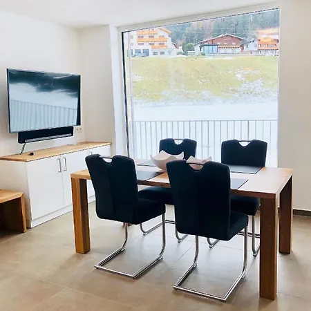 Arlberg Mountain Apartment *